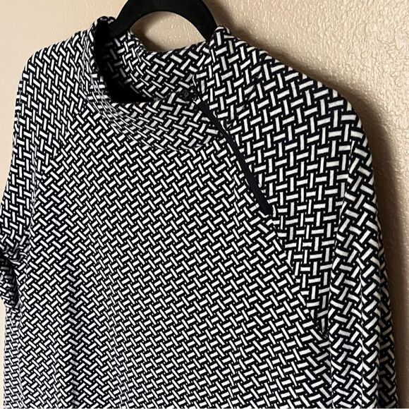 Talbots T by Talbots Blue and White Print Mock Zip Neck Shirt Top Size Medium - Picture 4 of 9